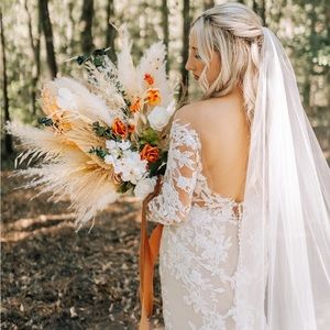 Essence of Australia sheer floral lace wedding dress/ size 10/ + matching veil